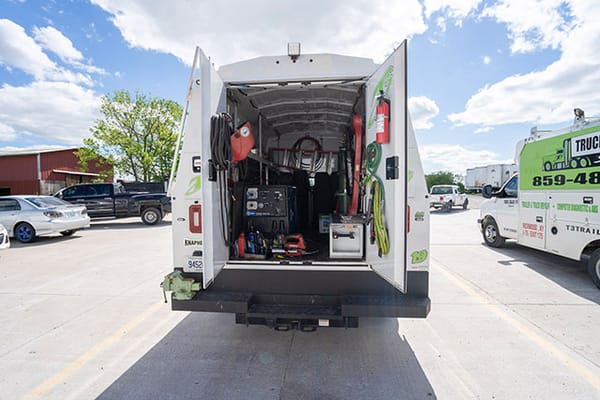 Mobile vs Fixed Truck Service: When Each Makes Sense
